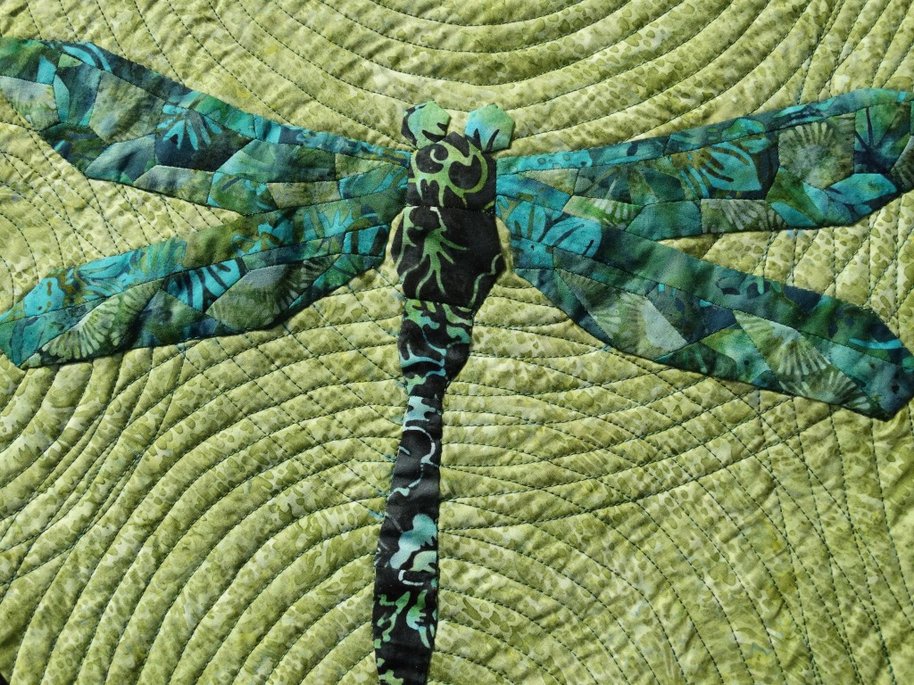 EPP Dragonfly Quilt "Flying in Circles" | Mud, Pies and Pins