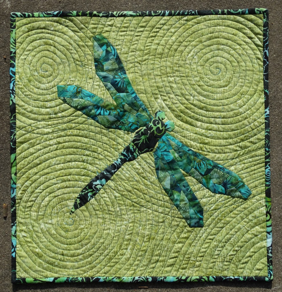 EPP Dragonfly Quilt "Flying in Circles" | Mud, Pies and Pins