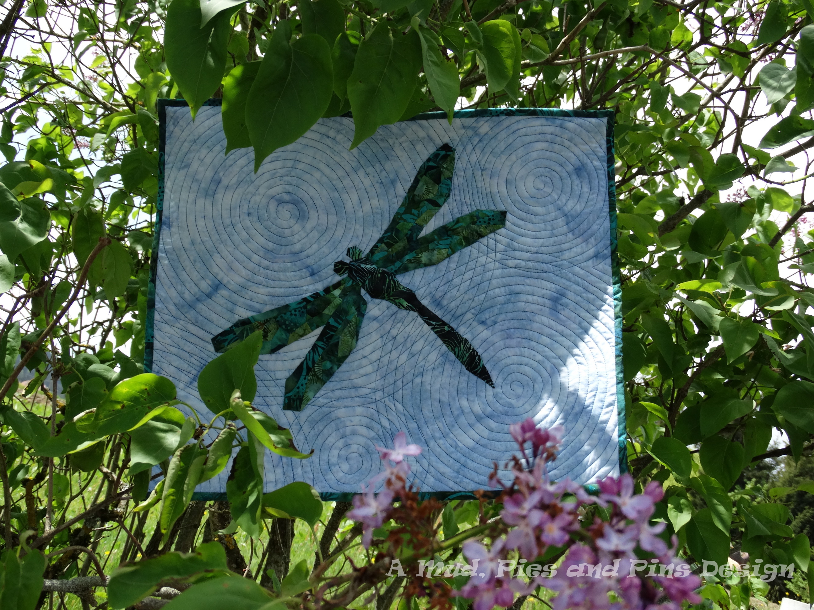 EPP dragonfly mini quilt "Ripples" | Mud, Pies and Pins