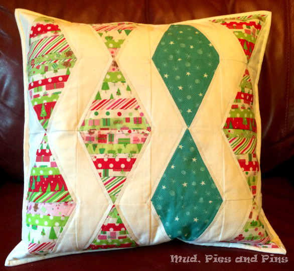 Festive pillow | Mud, Pies and Pins