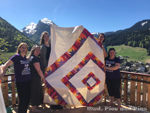 Peak's Posse with Peak’s Sunset - A 2018 QuiltCon Charity Challenge Quilt | Mud, Pies and Pins