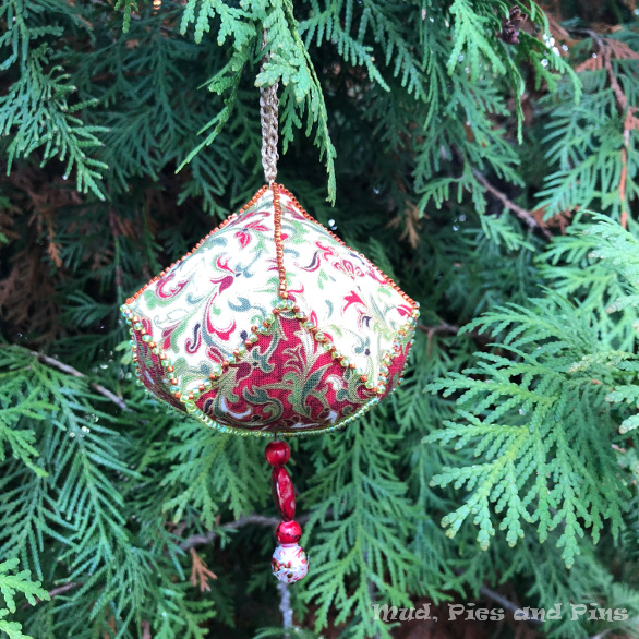 Beaded EPP Ornament | Mud, Pies and Pins